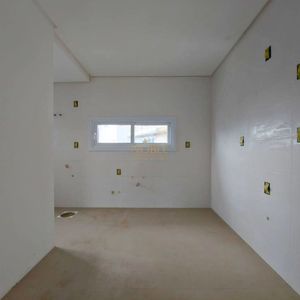 Apartamento com 80m², 2 dormitórios, 2 suítes, 2 vagas no Punta Del Sole em Torres para Comprar