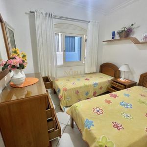 Casa com 500m², 7 dormitórios, 2 suítes, 2 vagas no bairro Centro em Torres para Comprar