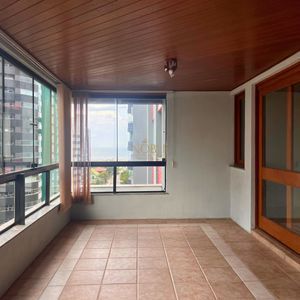 Apartamento com 137m², 3 dormitórios, 1 suíte, 1 vaga no Nouvelle Tour em Torres para Comprar