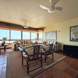 Apartamento com 190m², 3 dormitórios, 1 suíte, 1 vaga no Ville Saint Tropez em Torres para Comprar