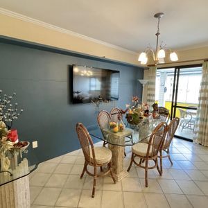 Apartamento com 103m², 2 dormitórios, 2 suítes, 2 vagas no Costa Azul em Torres para Comprar