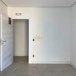 Apartamento com 207m², 4 dormitórios, 4 suítes, 2 vagas no Domus em Torres para Comprar