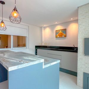 Apartamento com 204m², 3 dormitórios, 1 suíte, 2 vagas no Morada da Cal em Torres para Comprar