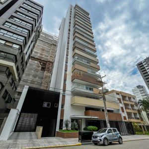 Cobertura com 270m², 3 dormitórios, 3 suítes, 2 vagas no Di milano em Torres para Comprar