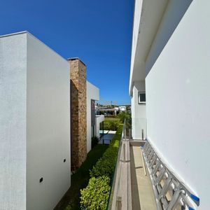 Casa de Condomínio com 444m², 4 dormitórios, 4 suítes, 4 vagas no Reserva das Águas em Torres para Comprar