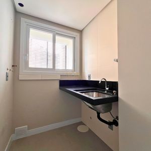 Apartamento com 107m², 2 dormitórios, 2 suítes, 1 vaga no Ibiza em Torres para Comprar