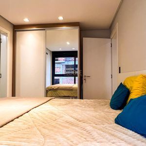 Apartamento com 60m², 2 dormitórios, 1 suíte, 1 vaga no Aston em Torres para Comprar