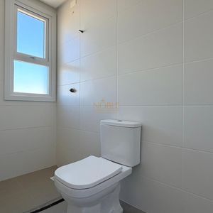 Apartamento, 2 dormitórios, 2 suítes, 2 vagas no Punta Del Sole em Torres para Comprar