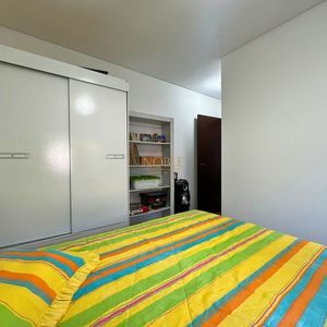 Sobrado com 350m², 4 dormitórios, 4 suítes, 2 vagas no bairro Centenário em Torres para Comprar