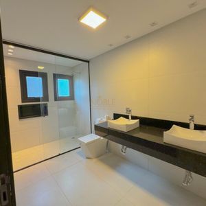 Casa de Condomínio com 591m², 5 dormitórios, 5 suítes, 2 vagas no Ocean Side em Torres para Comprar