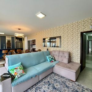 Casa com 670m², 5 dormitórios, 3 suítes, 3 vagas no bairro Bellatorres em Passo de Torres para Comprar