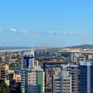 Apartamento com 98m², 2 dormitórios, 2 suítes, 2 vagas no Punta Del Sole em Torres para Comprar