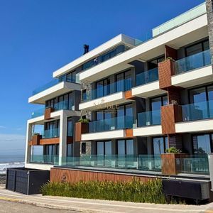 Cobertura com 213m², 2 dormitórios, 2 suítes, 2 vagas no Aura em Torres para Comprar