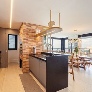 Apartamento com 220m², 4 dormitórios, 4 suítes, 2 vagas no Vitra em Torres para Comprar