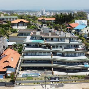 Apartamento com 291m², 4 dormitórios, 4 suítes, 4 vagas no Solos em Torres para Comprar