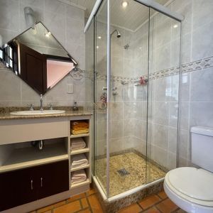 Apartamento com 200m², 4 dormitórios, 4 suítes, 1 vaga no Piazza del Mare em Torres para Comprar