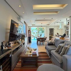 Casa com 210m², 3 dormitórios, 1 suíte, 2 vagas no bairro Novo Passo em Passo de Torres para Comprar