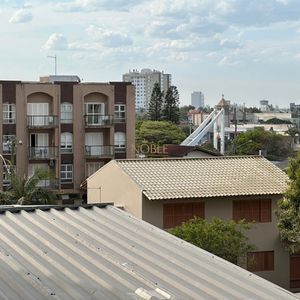 Apartamento com 73m², 2 dormitórios, 1 suíte, 1 vaga no Torre de Athena em Torres para Comprar