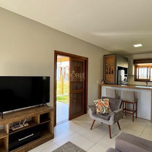 Casa com 95m², 2 dormitórios, 1 suíte, 2 vagas no bairro Praia Azul em Passo de Torres para Comprar
