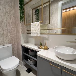 Apartamento com 220m², 4 dormitórios, 4 suítes, 2 vagas no Vitra em Torres para Comprar