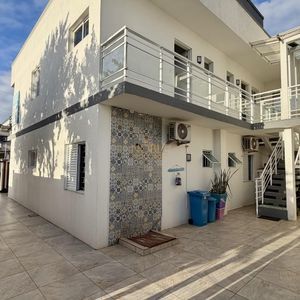 Pousada, 8 dormitórios, 3 suítes, 7 vagas no bairro Praia da Cal em Torres para Comprar