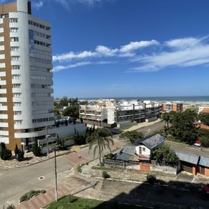 Apartamento com 186m², 3 dormitórios, 1 suíte, 2 vagas no Debret em Torres para Comprar