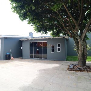 Sobrado com 220m², 5 dormitórios, 4 suítes, 3 vagas no bairro Stan em Torres para Comprar