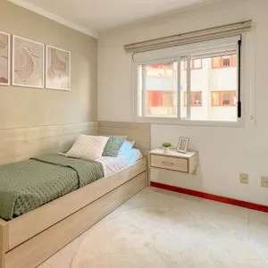Apartamento com 125m², 3 dormitórios, 1 suíte, 2 vagas no Elegance em Torres para Comprar