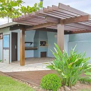 Casa, 4 dormitórios, 1 suíte, 2 vagas no bairro Itapeva Norte em Torres para Comprar