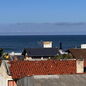 Cobertura com 220m², 3 dormitórios, 1 vaga no Punta Ballena em Torres para Comprar