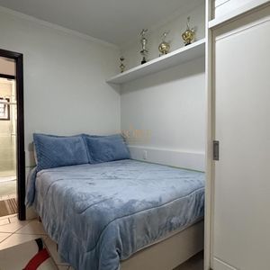 Casa com 252m², 5 dormitórios, 1 suíte, 2 vagas no bairro Centro em Torres para Comprar
