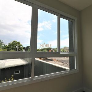 Sobrado com 220m², 5 dormitórios, 4 suítes, 3 vagas no bairro Stan em Torres para Comprar