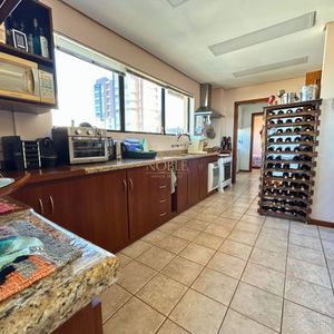 Cobertura com 400m², 4 dormitórios, 1 suíte, 2 vagas no Residencial da Barra em Torres para Comprar