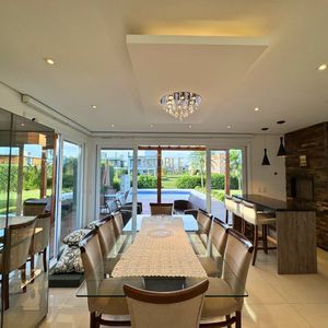 Casa de Condomínio com 187m², 3 dormitórios, 1 suíte, 4 vagas no Reserva das Águas em Torres para Comprar