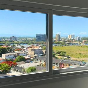 Apartamento com 121m², 3 dormitórios, 3 suítes, 1 vaga no Punta Del Sole em Torres para Comprar