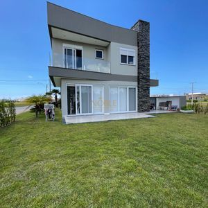 Casa de Condomínio com 312m², 4 dormitórios, 4 suítes, 4 vagas no Reserva das Águas em Torres para Comprar