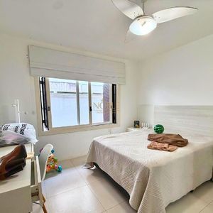 Casa, 3 dormitórios, 1 suíte, 2 vagas no bairro Praia Grande em Torres para Comprar