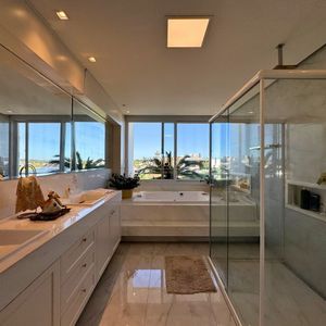 Casa de Condomínio com 444m², 4 dormitórios, 4 suítes, 4 vagas no Reserva das Águas em Torres para Comprar