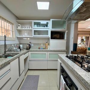 Casa, 3 dormitórios, 1 suíte, 2 vagas no bairro Praia Grande em Torres para Comprar