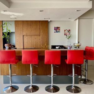 Apartamento com 186m², 3 dormitórios, 1 suíte, 4 vagas no Debret em Torres para Comprar