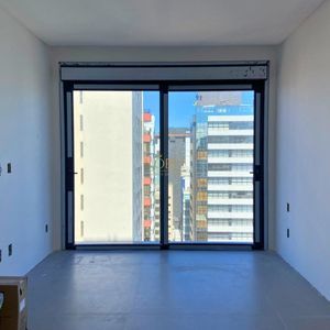 Apartamento com 200m², 3 dormitórios, 3 suítes, 3 vagas no Vanguard em Torres para Comprar