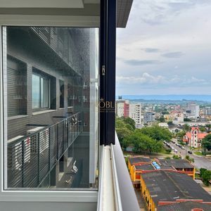 Apartamento com 90m², 2 dormitórios, 2 suítes, 2 vagas no Maui Residencial em Torres para Comprar