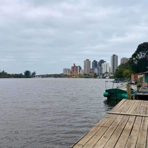 Casa com 300m², 4 dormitórios, 1 suíte no bairro Getúlio Vargas em Torres para Comprar