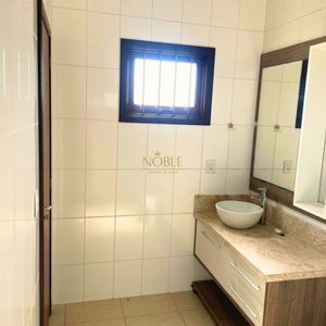 Casa com 240m², 4 dormitórios, 2 suítes, 2 vagas no bairro Praia Paraíso em Torres para Comprar