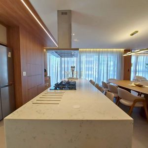 Apartamento com 165m², 3 dormitórios, 3 suítes, 3 vagas no Vanguard em Torres para Comprar