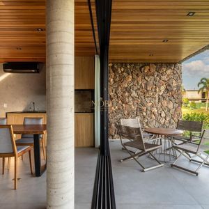 Casa de Condomínio com 244m², 4 dormitórios, 4 suítes, 2 vagas no Condomínio Ilhas Park em Torres para Comprar