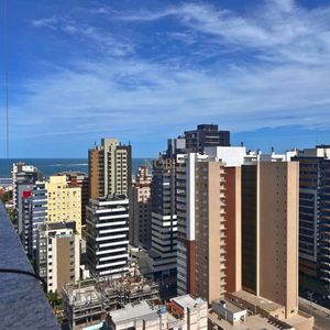 Apartamento com 121m², 3 dormitórios, 3 suítes, 1 vaga no Punta Del Sole em Torres para Comprar