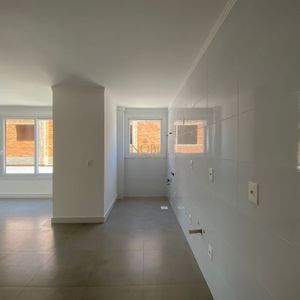 Apartamento com 84m², 2 dormitórios, 1 suíte, 1 vaga no Residencial Acrópole em Torres para Comprar