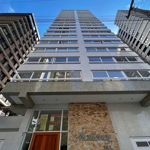 Apartamento com 130m², 3 dormitórios, 1 suíte, 2 vagas no Monterrey em Torres para Comprar