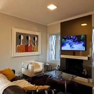 Casa com 243m², 4 dormitórios, 1 suíte, 2 vagas no bairro Stan em Torres para Comprar